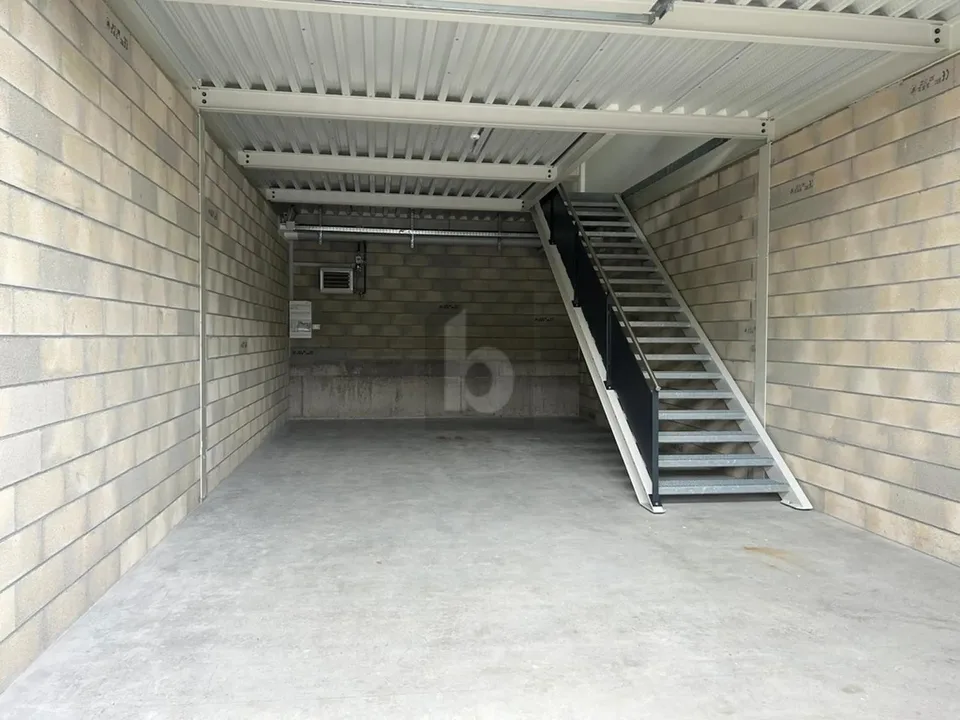 BOX/BUREAU EN DUPLEX AVEC PARKING – photo 4 of 4