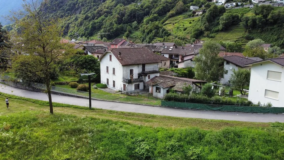 VECCHIA PROPRIETÀ TIPICA CON GRANDE CARATTERE – foto 2 di 4