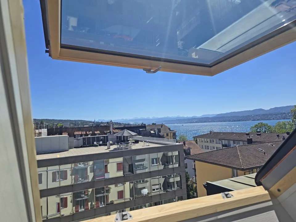 Appartement mansardé moderne avec galerie dans le quartier de Zürcher Seefeld – photo 12 sur 13