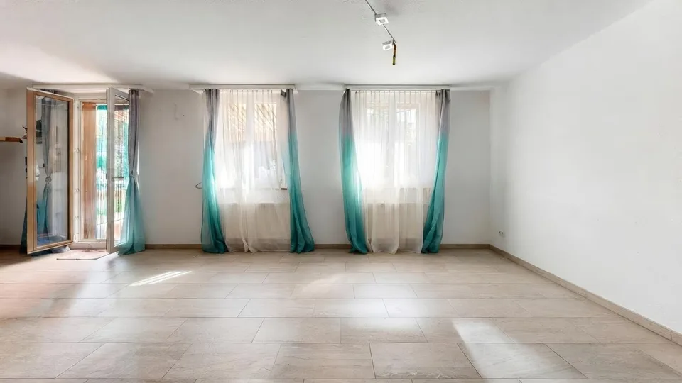 Habiter et travailler réunis - charmant Stöckli avec potentiel commercial et d'expansion – photo 3 sur 13