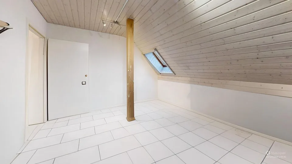 Habiter et travailler réunis - charmant Stöckli avec potentiel commercial et d'expansion – photo 6 sur 13