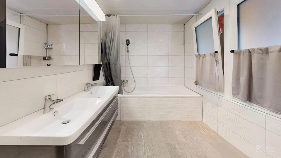 Habiter et travailler réunis - charmant Stöckli avec potentiel commercial et d'expansion – photo 9 sur 13