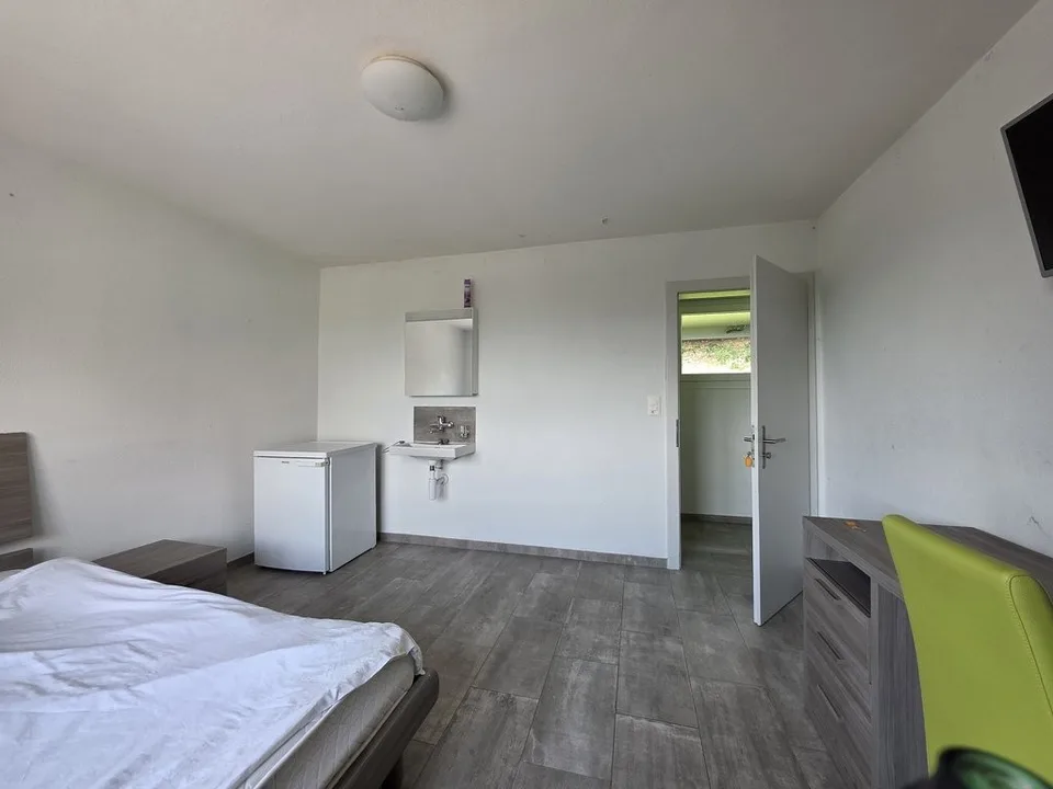 Einzelzimmer 1 Raum zur Miete in St-Blaise – Foto 2 von 8