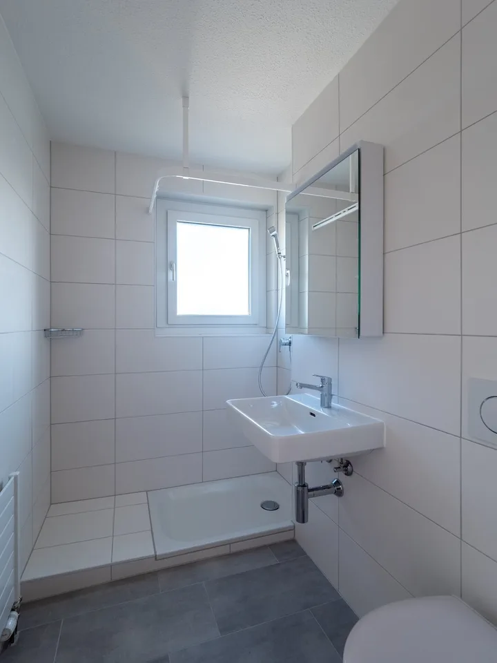 Logement de 3.5 pièces au 1er étage avec balcon – Foto 6 von 7
