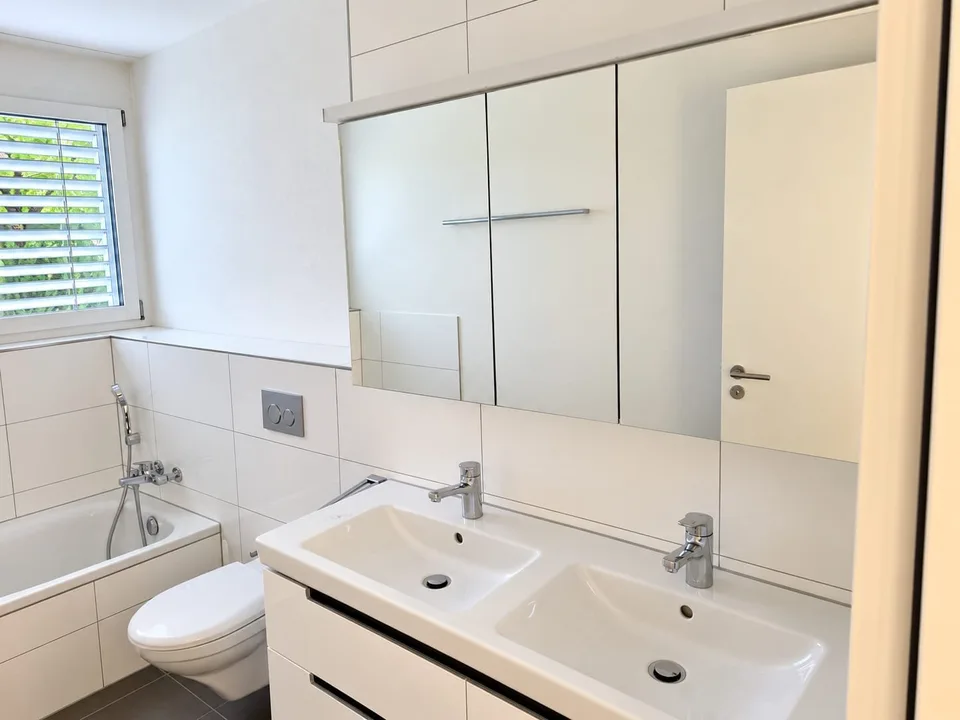 Wir suchen dringend einen Nachmieter für eine superschöne Wohnung mit Terrasse und Rasenplatz – Foto 10 von 12