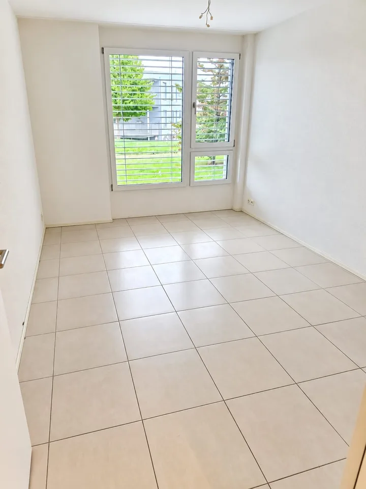 Wir suchen dringend einen Nachmieter für eine superschöne Wohnung mit Terrasse und Rasenplatz – Foto 6 von 12