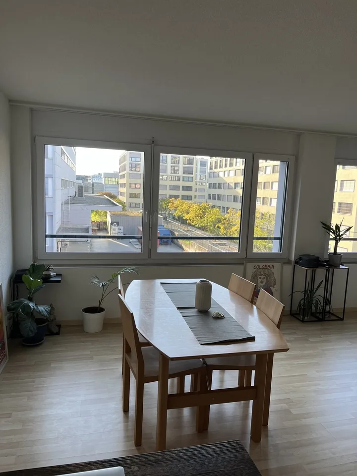 2½ ZI-WOHNUNG IN ZÜRICH - KREIS 11, MÖBLIERT, TEMPORÄR – photo 4 of 18