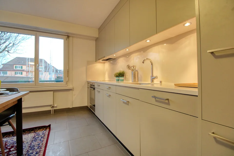 Furnished room in modernised apartment in a top location – Foto 7 von 13