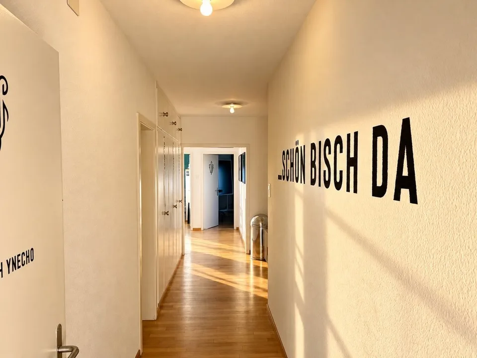 Moderne Bürofläche mit Weitblick und grosszügiger Terrasse – Foto 9 von 12