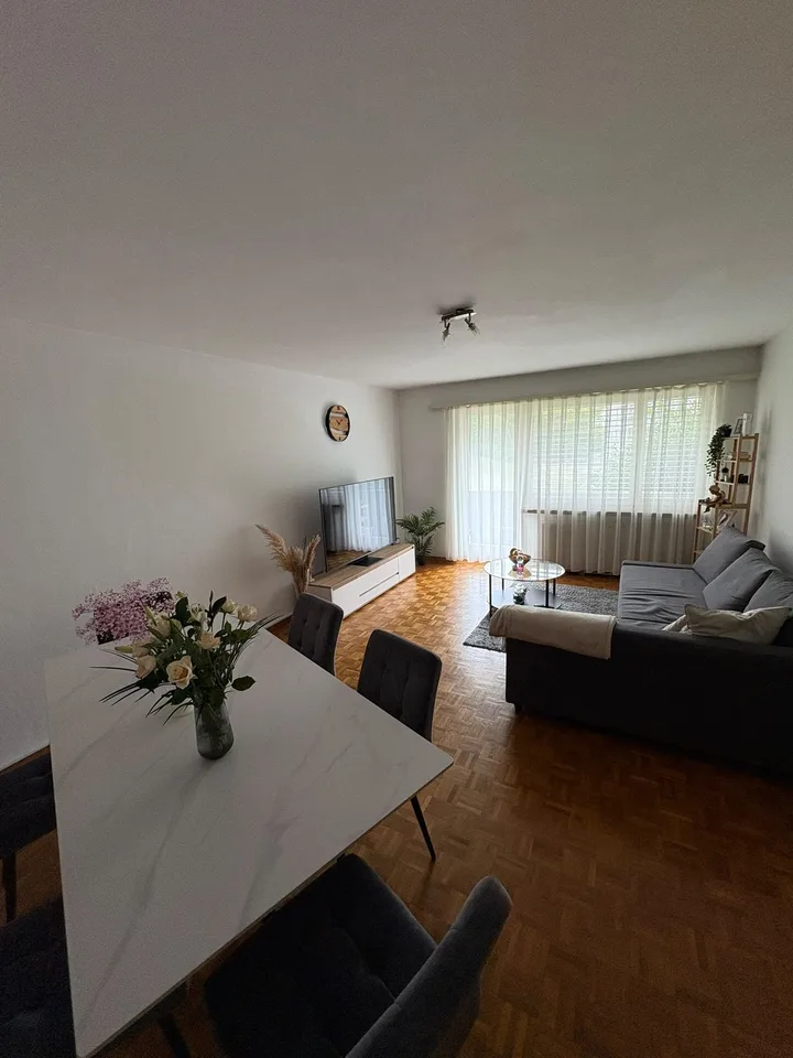 Ruhige 2-Zimmer-Wohnung mit Balkon ab 01.11.2026 – Foto 2 von 9