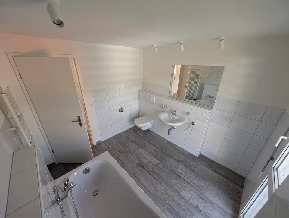 4.5-Zimmer-Maisonettewohnung mit Galerie und Balkon in Ziefen – Foto 9 von 29