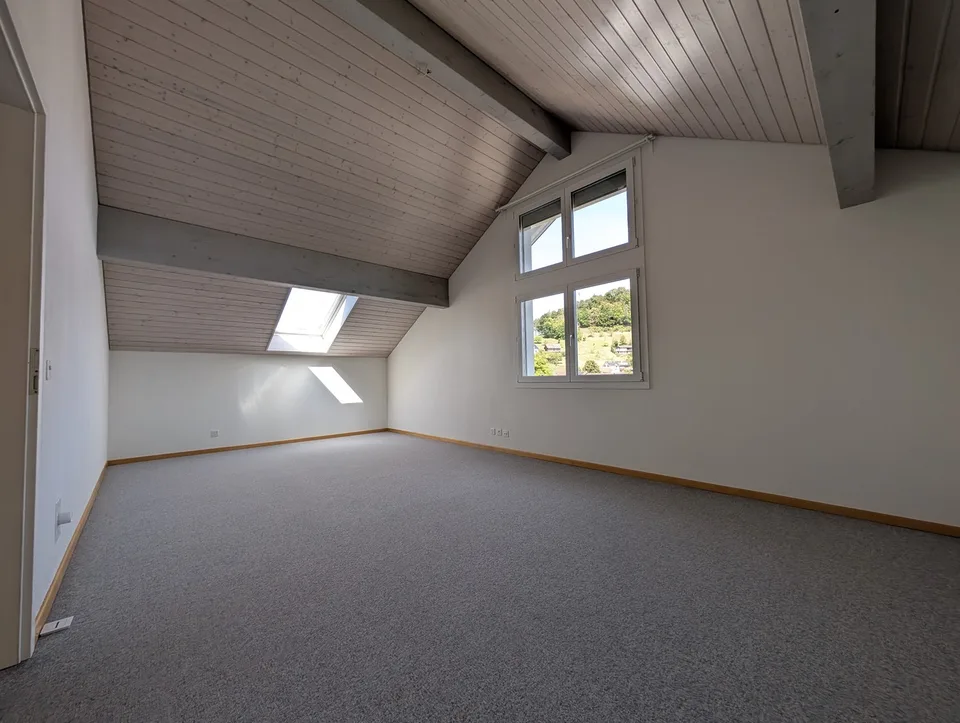4.5-Zimmer-Maisonettewohnung mit Galerie und Balkon in Ziefen – Foto 23 von 29