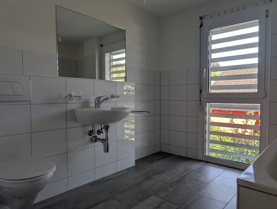 4.5-Zimmer-Maisonettewohnung mit Galerie und Balkon in Ziefen – Foto 17 von 29