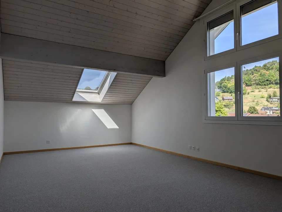 4.5-Zimmer-Maisonettewohnung mit Galerie und Balkon in Ziefen – Foto 22 von 29