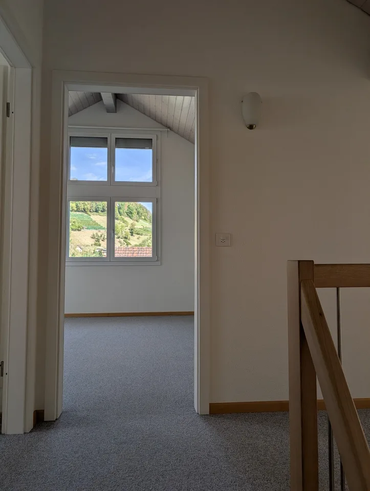 4.5-Zimmer-Maisonettewohnung mit Galerie und Balkon in Ziefen – Foto 20 von 29