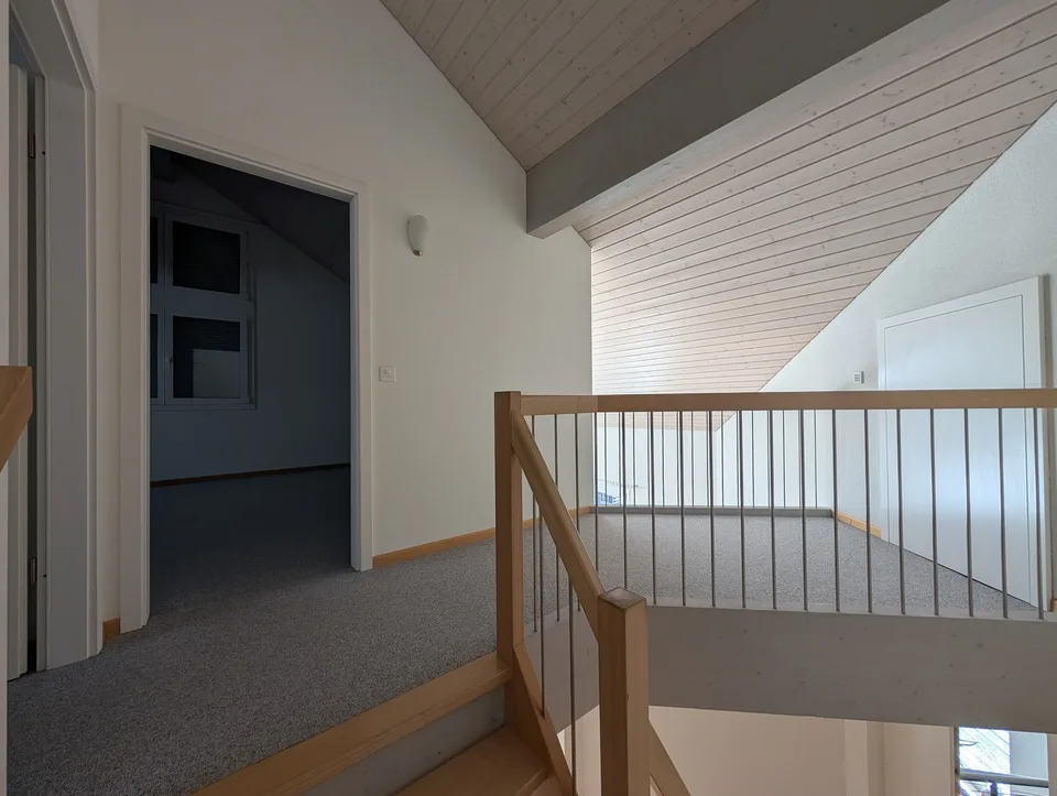 4.5-Zimmer-Maisonettewohnung mit Galerie und Balkon in Ziefen – Foto 24 von 29