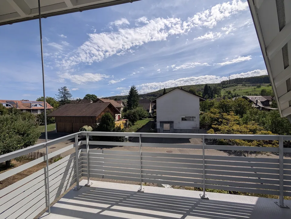 4.5-Zimmer-Maisonettewohnung mit Galerie und Balkon in Ziefen – Foto 4 von 29