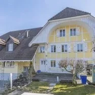 Grosszügige Wohnung mit Balkon und schöner Aussicht – Foto 2 von 10