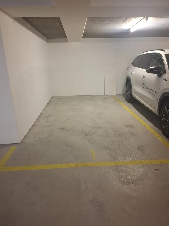 Parkplatz zu vermieten in Tiefgarage – Foto 2 von 7