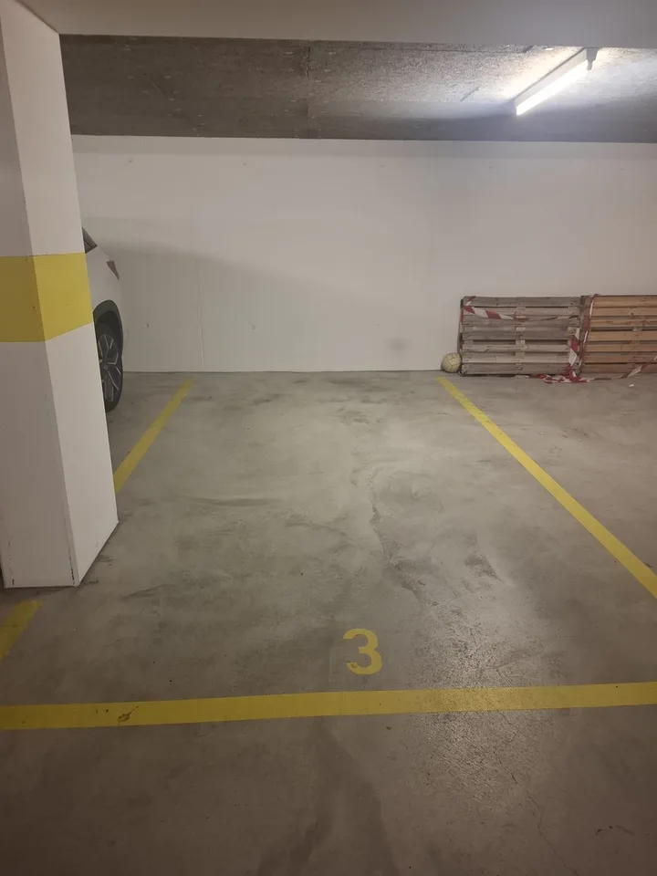 Parkplatz zu vermieten in Tiefgarage – Foto 6 von 7