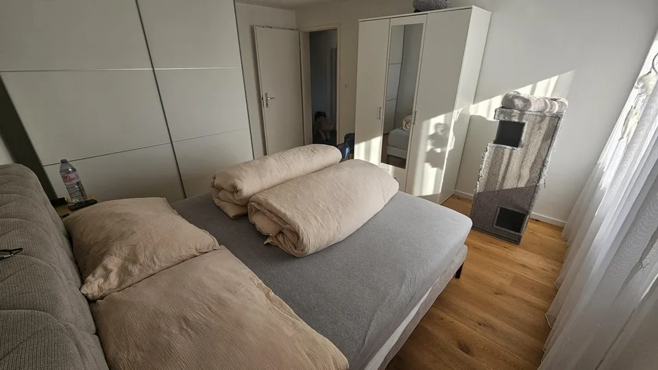 Wohnung im obersten Stock mit Lift und Balkon – Foto 7 von 12