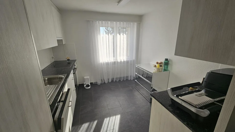Wohnung im obersten Stock mit Lift und Balkon – Foto 5 von 12