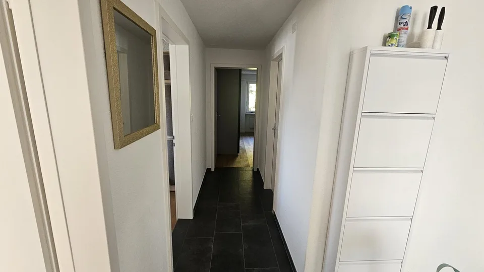 Wohnung im obersten Stock mit Lift und Balkon – Foto 11 von 12