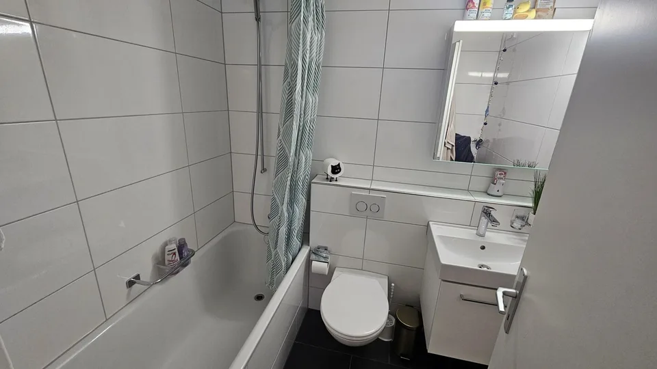 Wohnung im obersten Stock mit Lift und Balkon – Foto 9 von 12