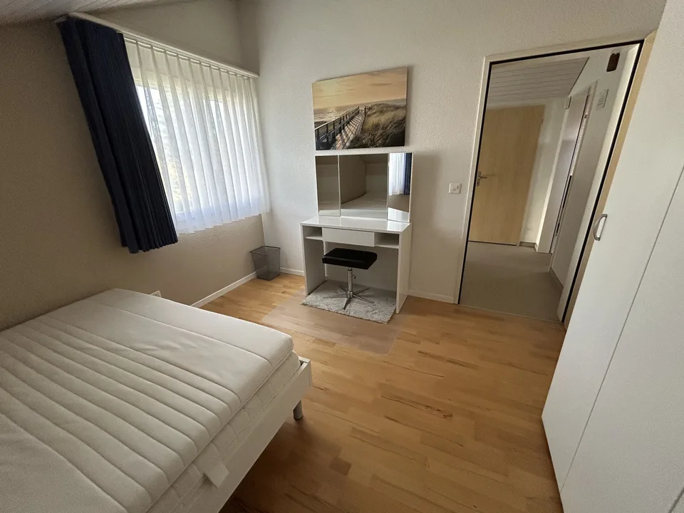 Möbliertes Zimmer mit eigenem Badezimmer und Parkplatz – 6034 Inwil bei Luzern – photo 3 sur 8