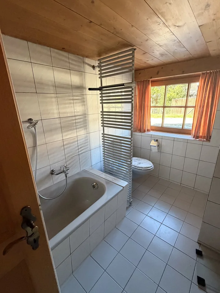 6 1/2-Zimmer-Hausteil mit Garten, ruhige Lage, Aussicht – Foto 10 von 10