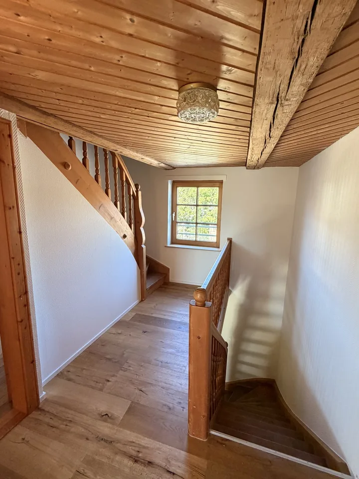 6 1/2-Zimmer-Hausteil mit Garten, ruhige Lage, Aussicht – Foto 8 von 10