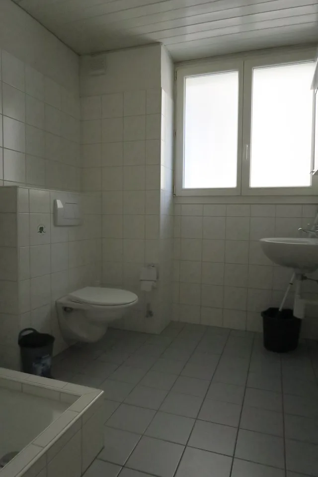 Möbliertes WG-Zimmer in lebhafter Studenten WG – Foto 3 von 7