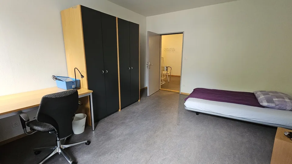 Möbliertes, helles WG-Zimmer - Zentral, modern und alles inklusive – Foto 2 von 7