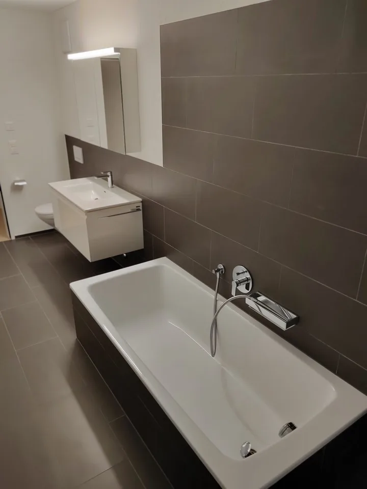 Die Gelegenheit! Grosse 2.5 Z-Wohnung mit Balkon – Foto 5 von 5