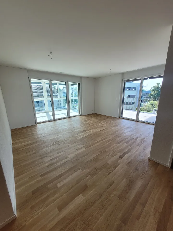 Erstbezug im HIGH FIVE Grosszügige 4.5-Zimmerwohnung mit Wintergarten & Balkon – Foto 3 von 12