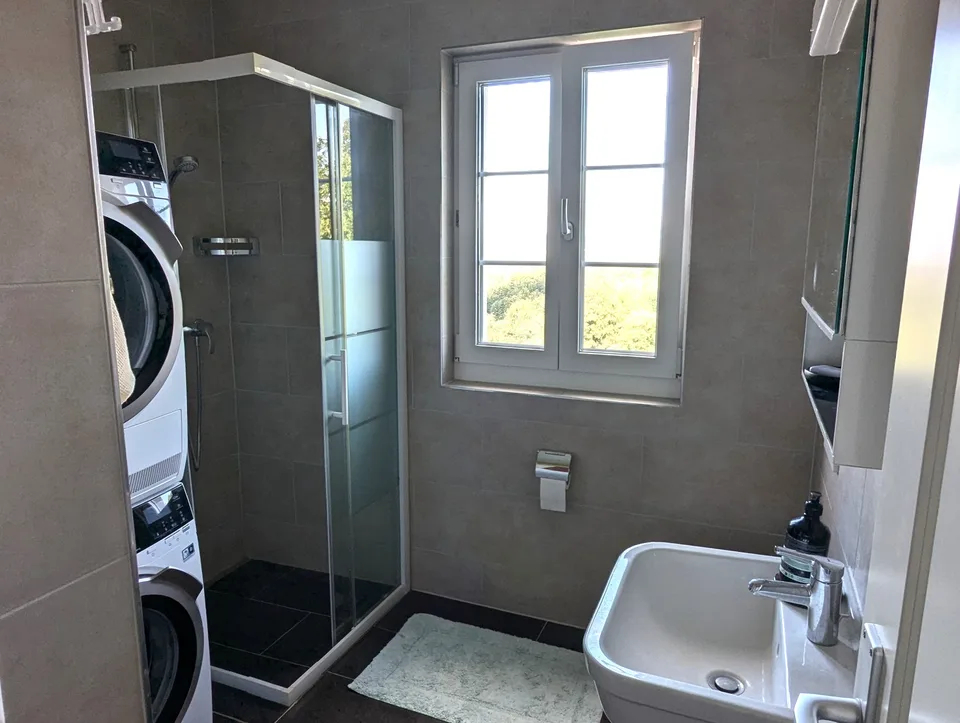 Grosszügige 4.5-Zimmer-Maisonettewohnung mit Garten und Weitsicht! – Foto 10 von 15