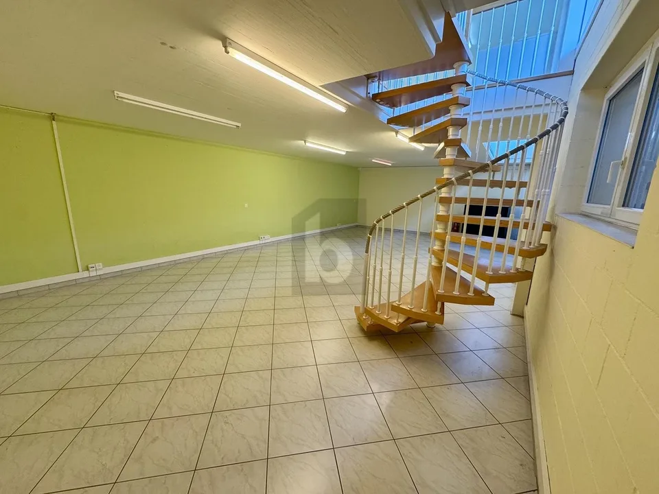 SICHTBAR, ZENTRAL, MIT PARKPLÄTZEN INKLUSIVE – photo 4 sur 4