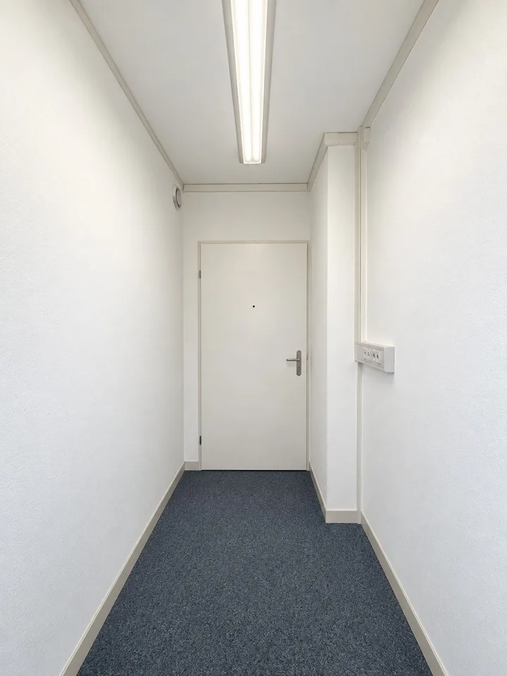 Vielseitige Büroräumlichkeiten an zentraler Lage in Binningen – foto 22 di 26