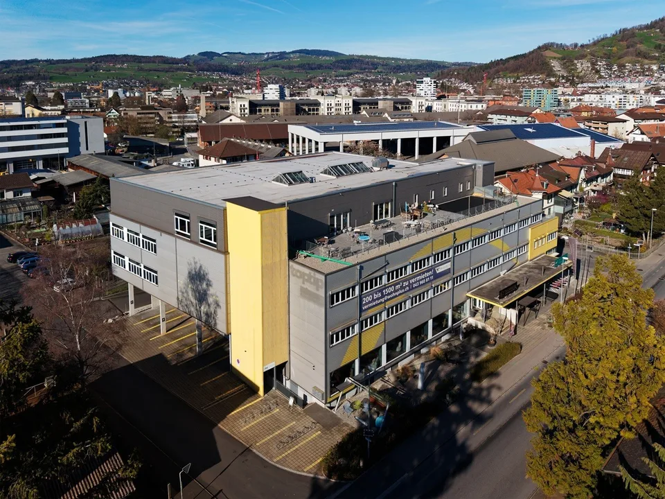 Dienstleistung/Produktion mit Aussicht auf Schloss Thun / KEIN FITNESSCENTER – Foto 4 von 13