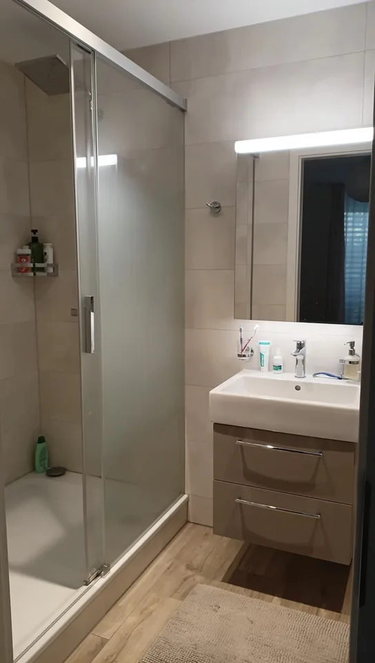 2,5 pièces meublé en rez-de-jardin avec terrasse – sous-location 1 à 3 ans – Foto 3 von 12
