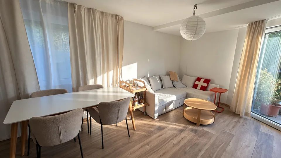 2,5 pièces meublé en rez-de-jardin avec terrasse – sous-location 1 à 3 ans – Foto 2 von 12