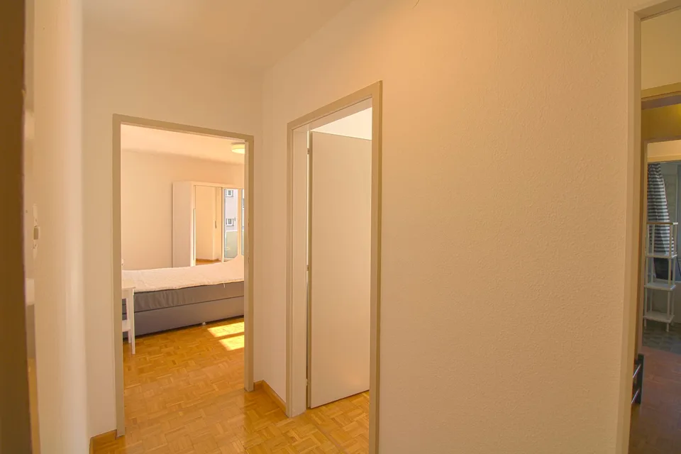 Möbliertes WG-Zimmer in der Nähe vom Claraplatz – Foto 5 von 11