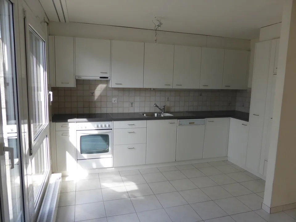 3.5 Zimmer-Wohnung mit schöner Aussicht am Sonnenhügel zu vermieten – Foto 4 von 10