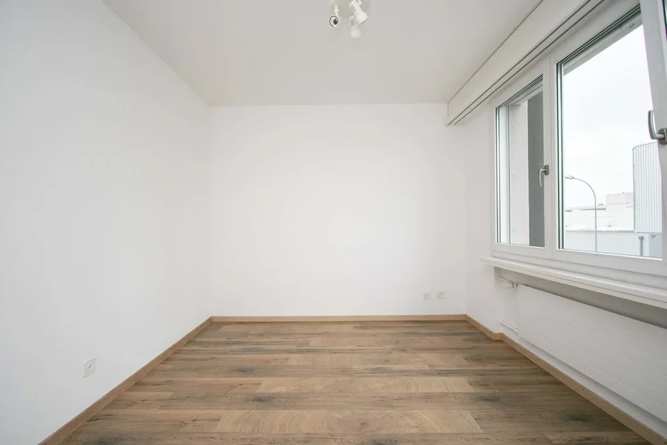 Wohnung mit moderner Küche & Balkon für Singles – Foto 4 von 8