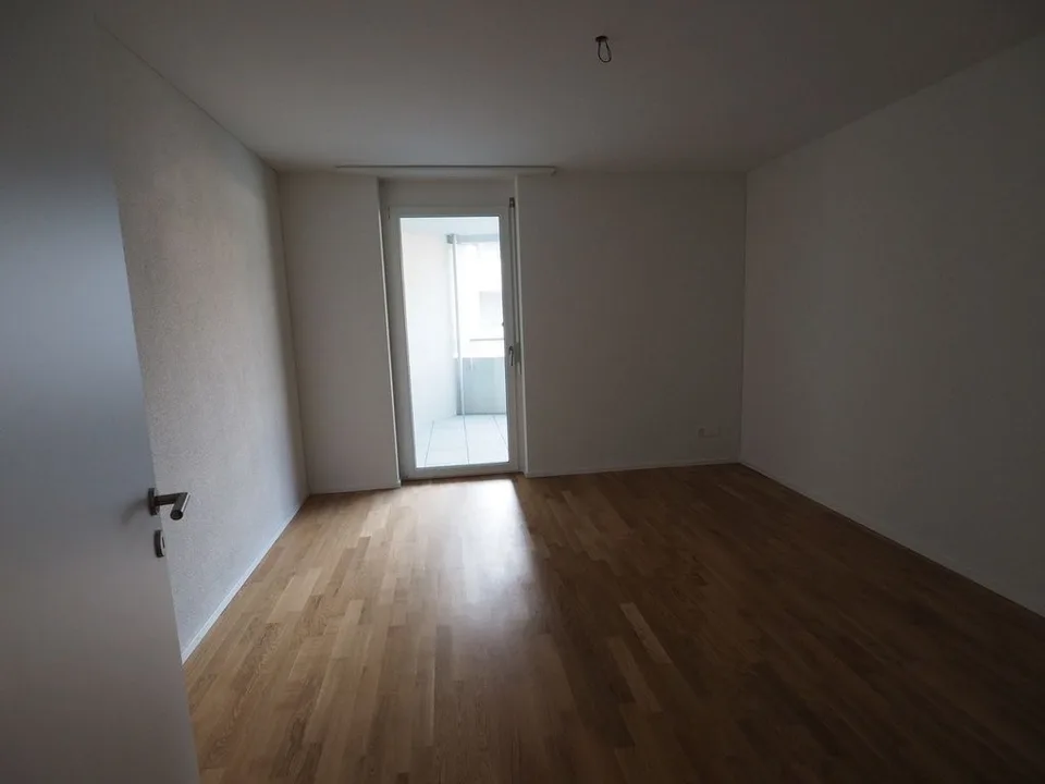 moderne 4.5 Zimmer-Wohnung – photo 4 of 8