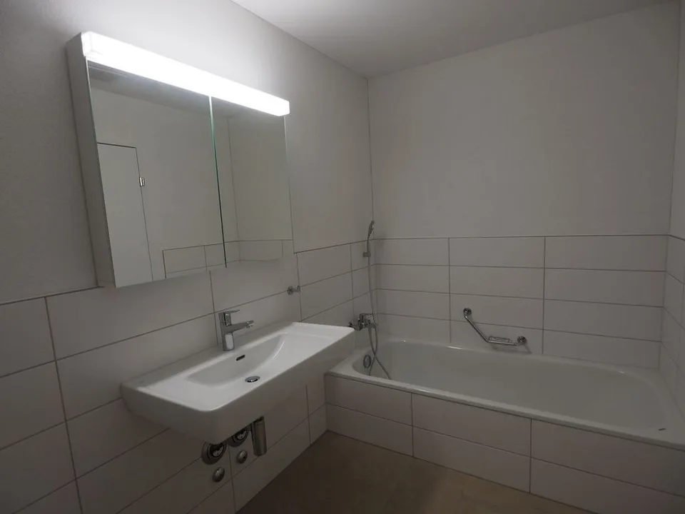 moderne 4.5 Zimmer-Wohnung – photo 7 of 8