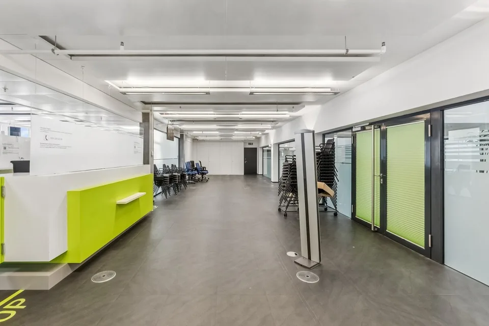 Bürofläche im Erdgeschoss in repräsentativem Gewerbehaus – foto 6 di 9