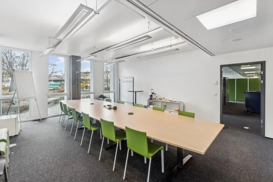 Bürofläche im Erdgeschoss in repräsentativem Gewerbehaus – foto 7 di 9