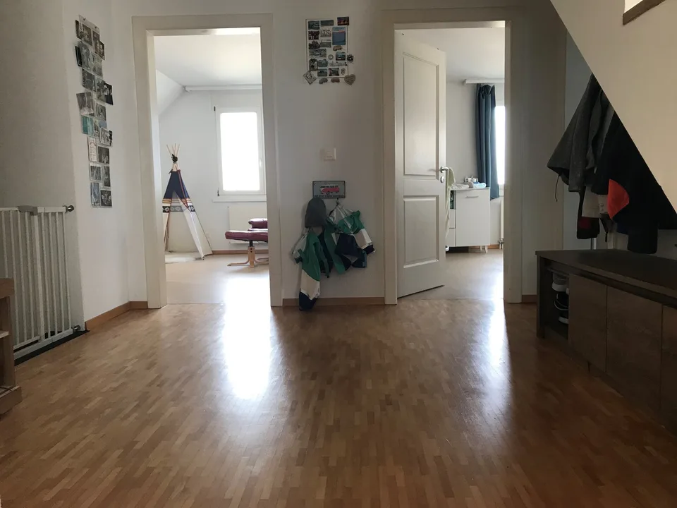 Charmante 4,5 Zimmer Maisonette-Wohnung im Dorfkern von Oberwinterthur – Foto 7 von 14