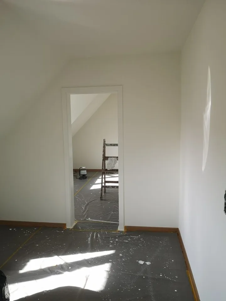 Heimelige 2-Zimmerdachwohnung in Seebach – Foto 5 von 8